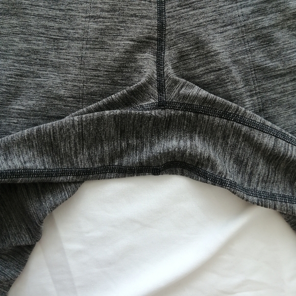 Lululemon Align Joggers 24" Crop Pants Heathered Black Grey Size 4 - Picture 10 of 16